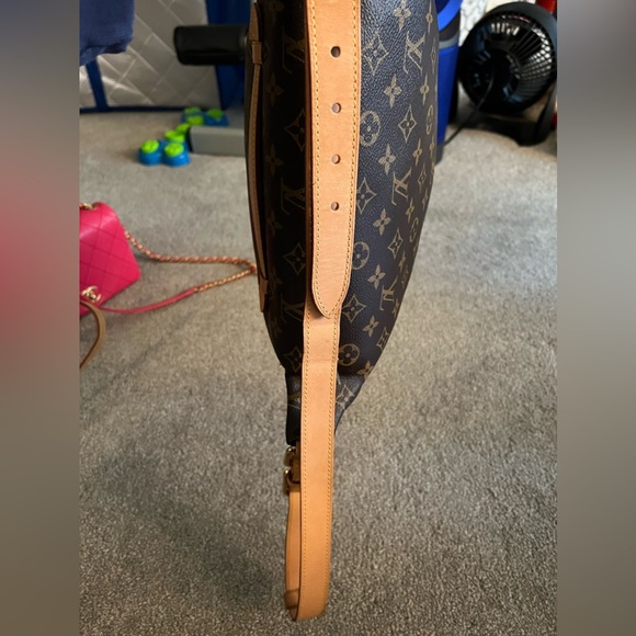 Authentic Louis Vuitton Bum bag - Picture 3 of 7